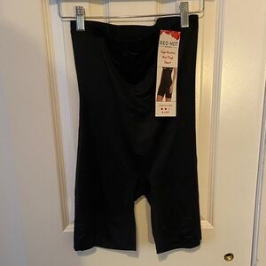 SPANX Red Hot Shaping High-Waisted Mid thigh Black Shorts